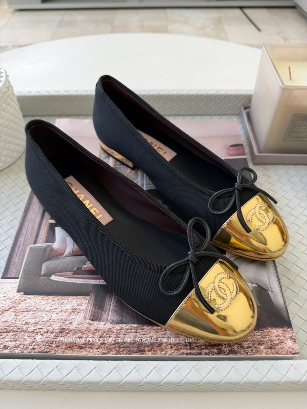 CHANEL GOLD METALLIC GROSGRAIN CC LOGO CAPTOE BLACK FABRIC BALLET FLATS SHOES 38 - Picture 12 of 17